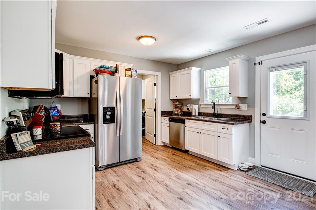 532 Edwards Road Fort Lawn, SC 29714 - Photo 10 of 26 Gallery Image 10