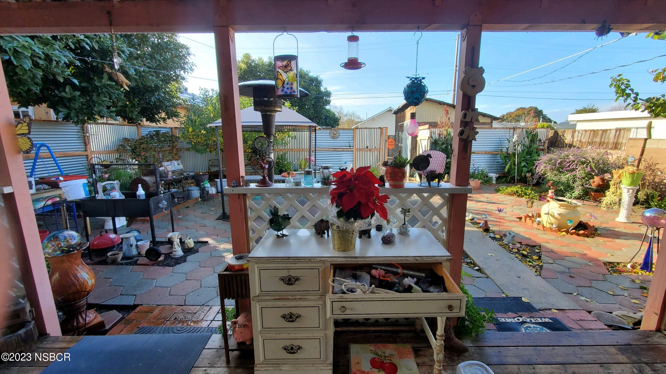 233 South E Street Lompoc, CA 93436 - Photo 13 of 17 a view of art shop