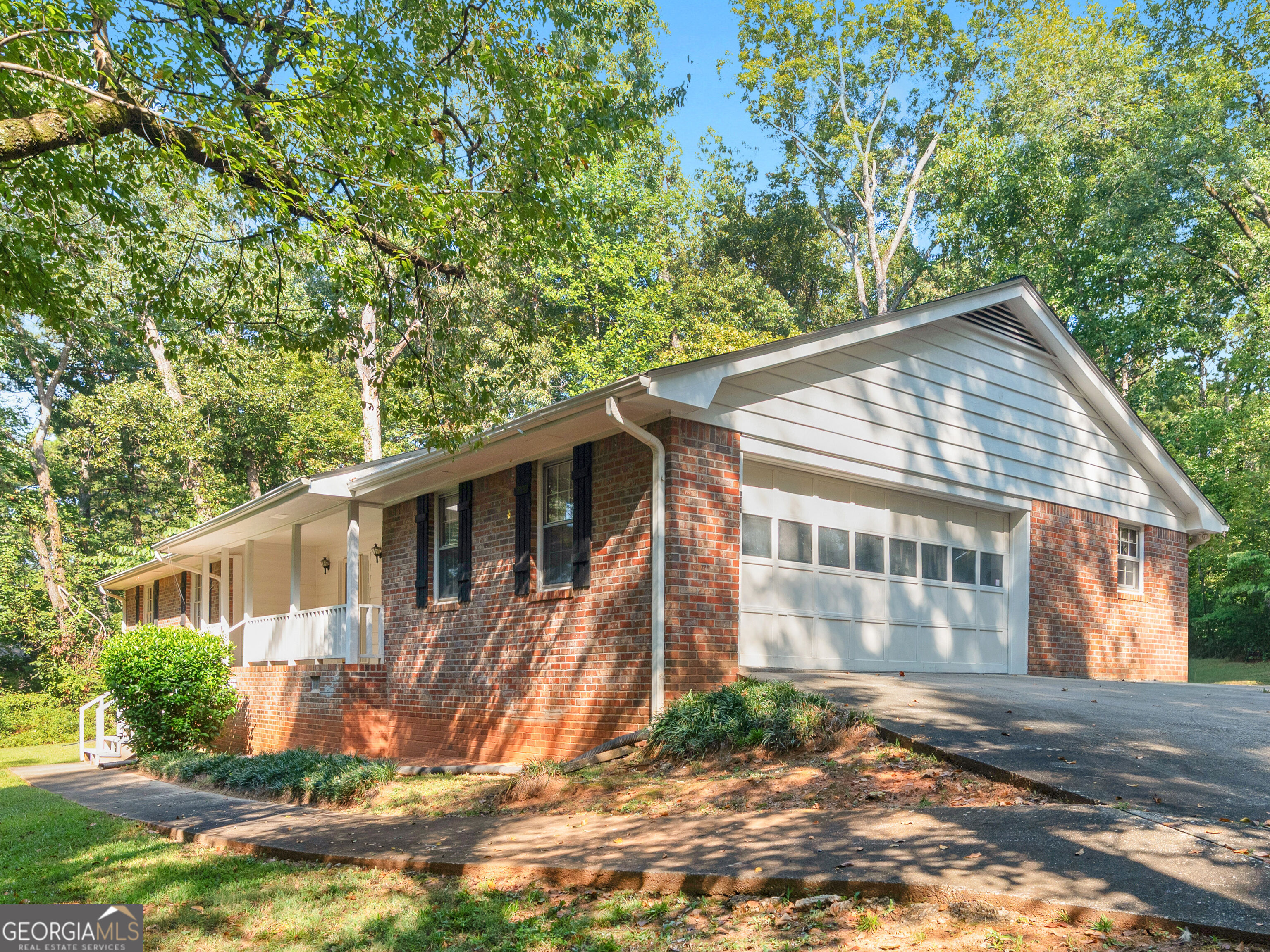 1038 Jodeco Road Stockbridge, GA 30281 - Photo 5 of 48 Gallery Image 5
