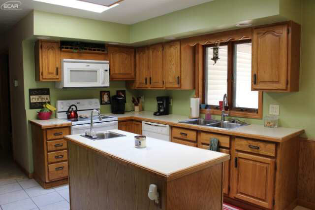 11334 North Webster Road Clio, MI 48420 - Photo 29 of 52 21192312-28.JPG
