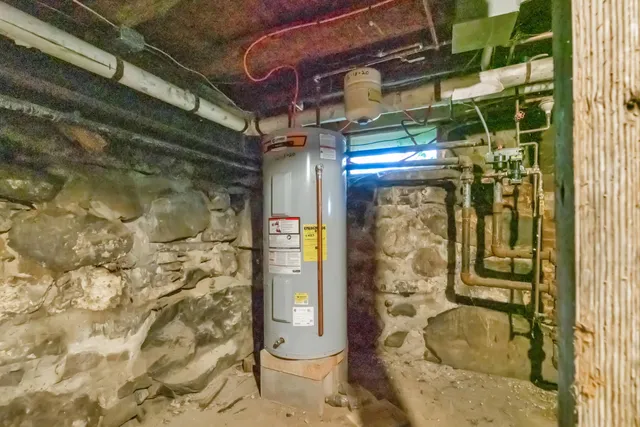 $555,000 | 15 Picott Road, Kittery, ME 03904