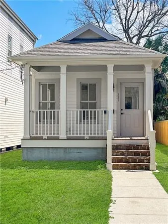 $1,850 | 221 Adams Street, New Orleans, LA 70118