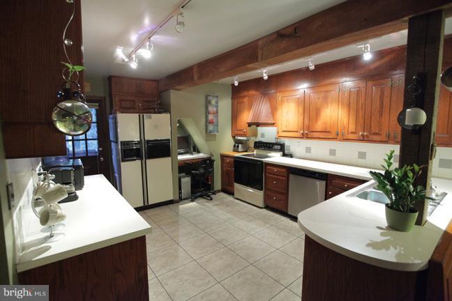 7708 Dollyhyde Road Mount Airy, MD 21771 - Photo 11 of 26 Kitchen