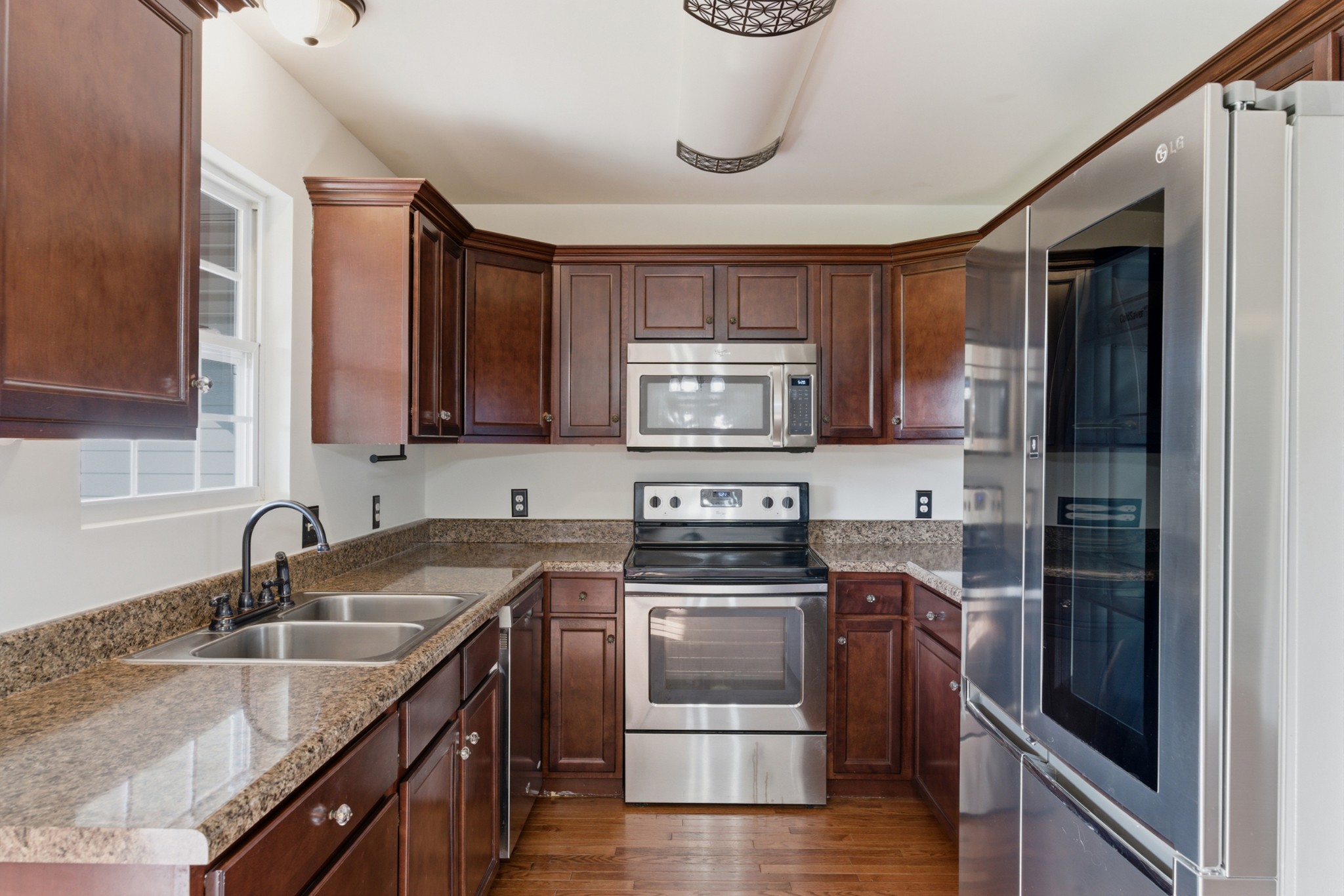 738 Sycamore Drive Springfield, TN 37172 - Photo 10 of 39