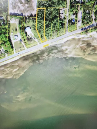 $179,000 | 747 Highway 98, Eastpoint, FL 32328