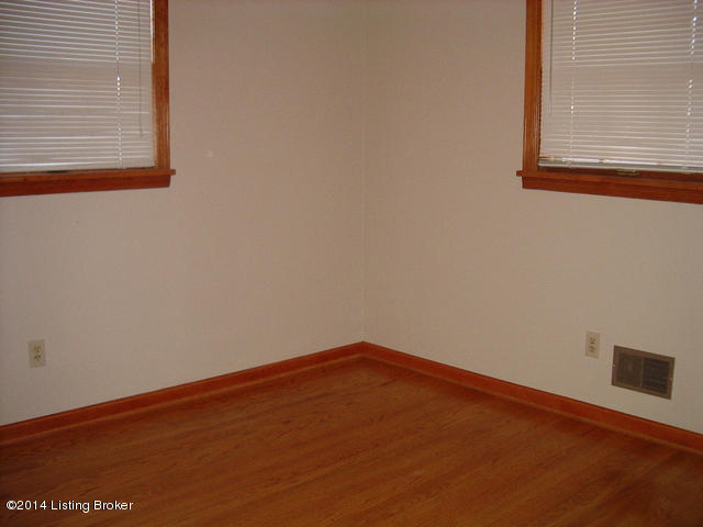 5407 Mcdeane Road Louisville, KY 40216 - Photo 14 of 14 1-IMGP1826