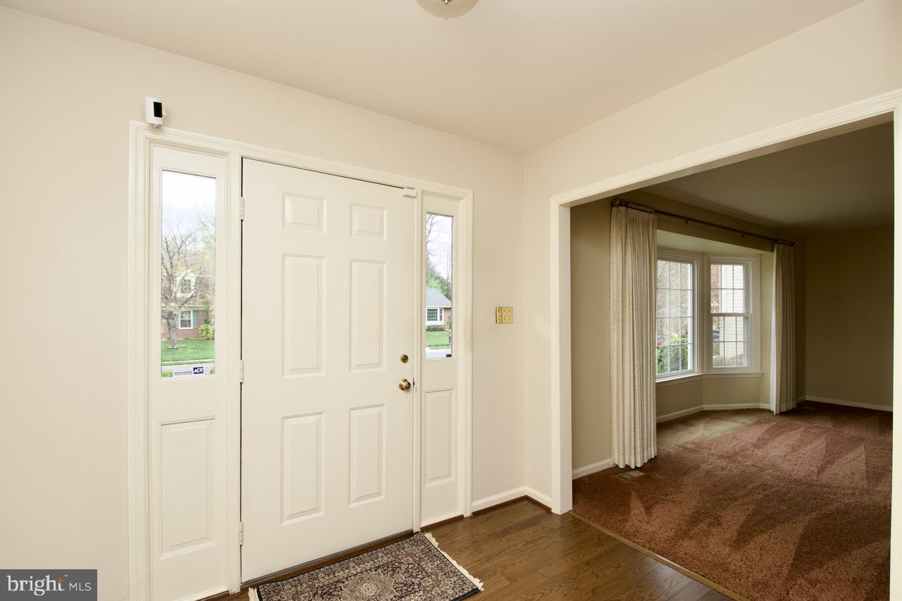 10174 Red Spruce Road Fairfax, VA 22032 - Photo 11 of 48 Gallery Image 11