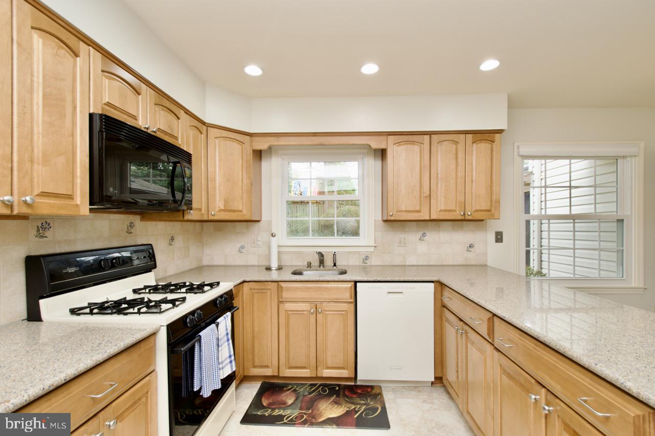 10174 Red Spruce Road Fairfax, VA 22032 - Photo 14 of 48 Gallery Image 14