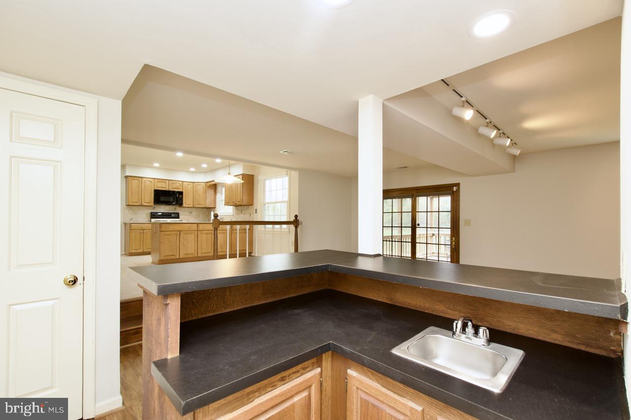 10174 Red Spruce Road Fairfax, VA 22032 - Photo 24 of 48 Gallery Image 24
