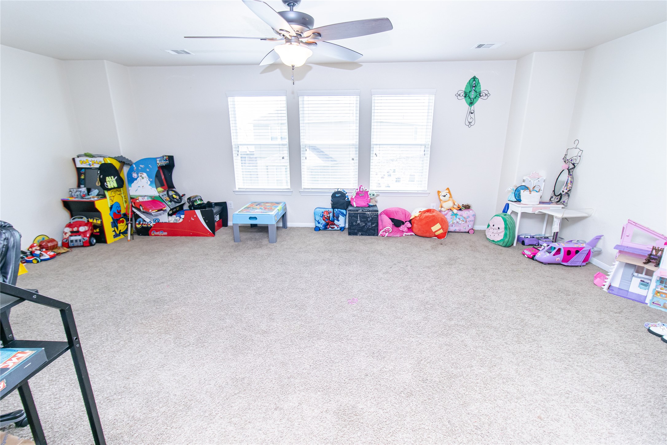 8222 Pastel Dawn Trace Houston, TX 77049 - Photo 29 of 35 a view of a room with toys and toys