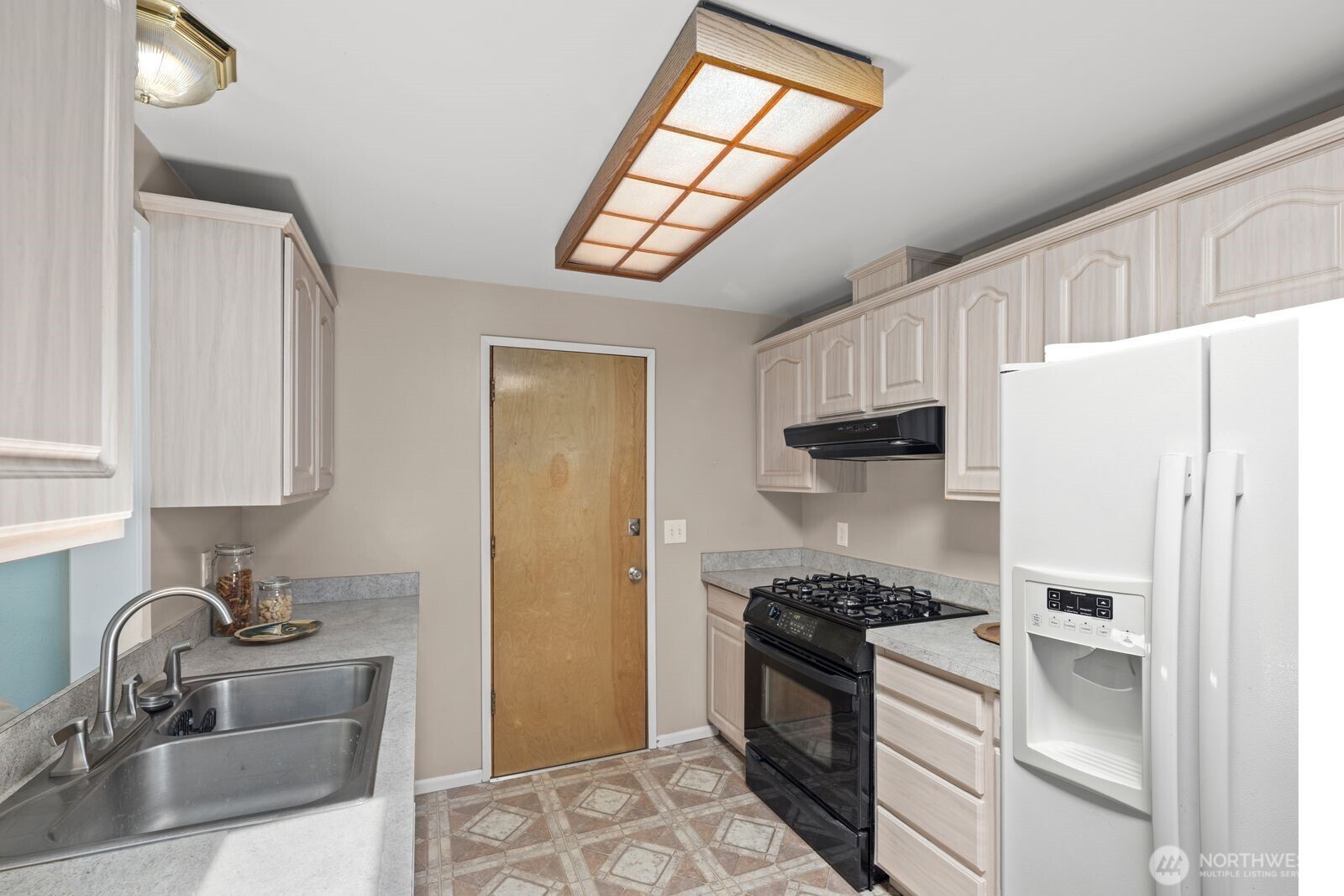 2119 Aberdeen Avenue Northeast Renton, WA 98056 - Photo 5 of 40