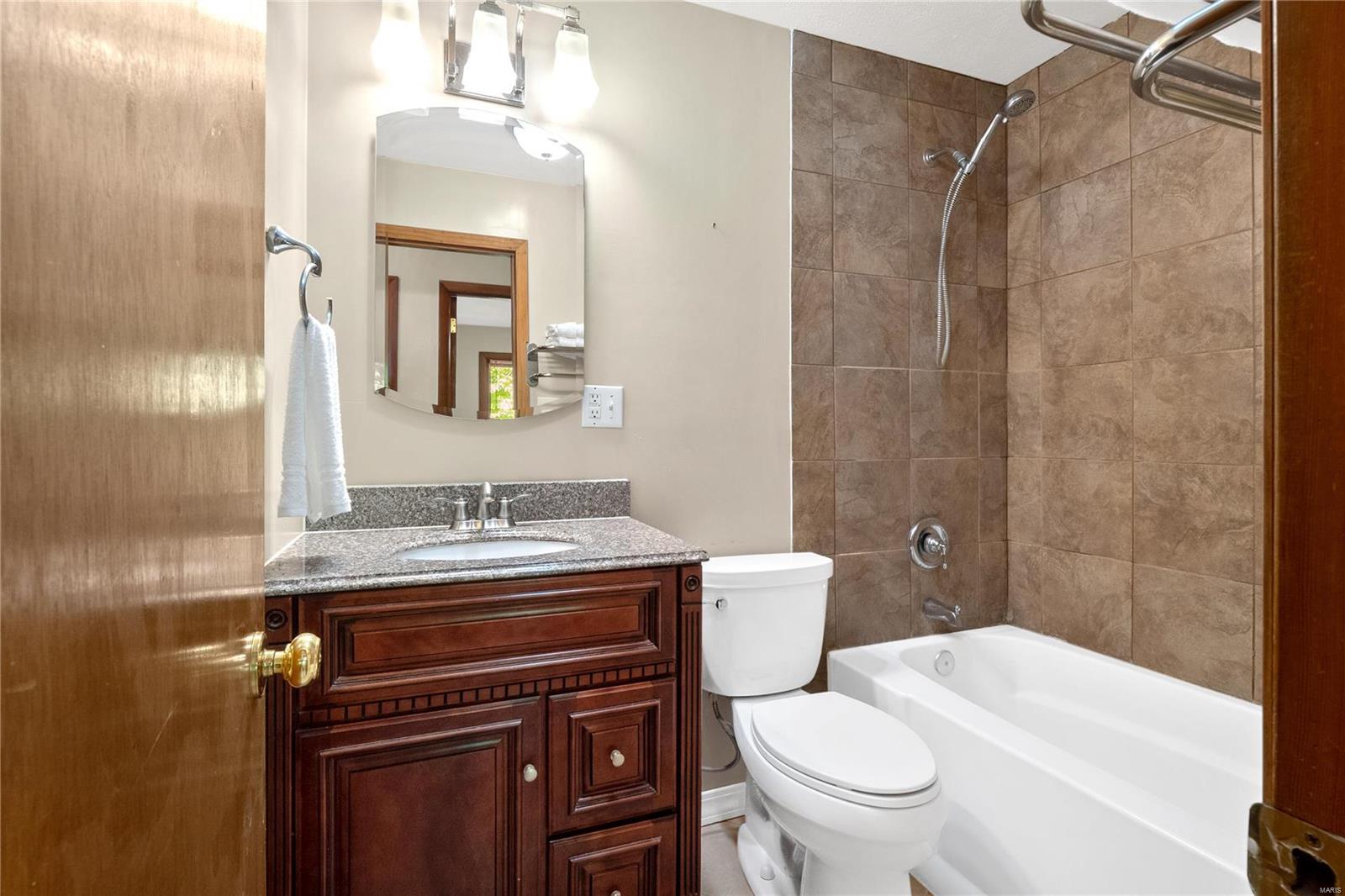 230 Pleasant Ridge Road Fairview Heights, IL 62208 - Photo 9 of 29 Gallery Image 9
