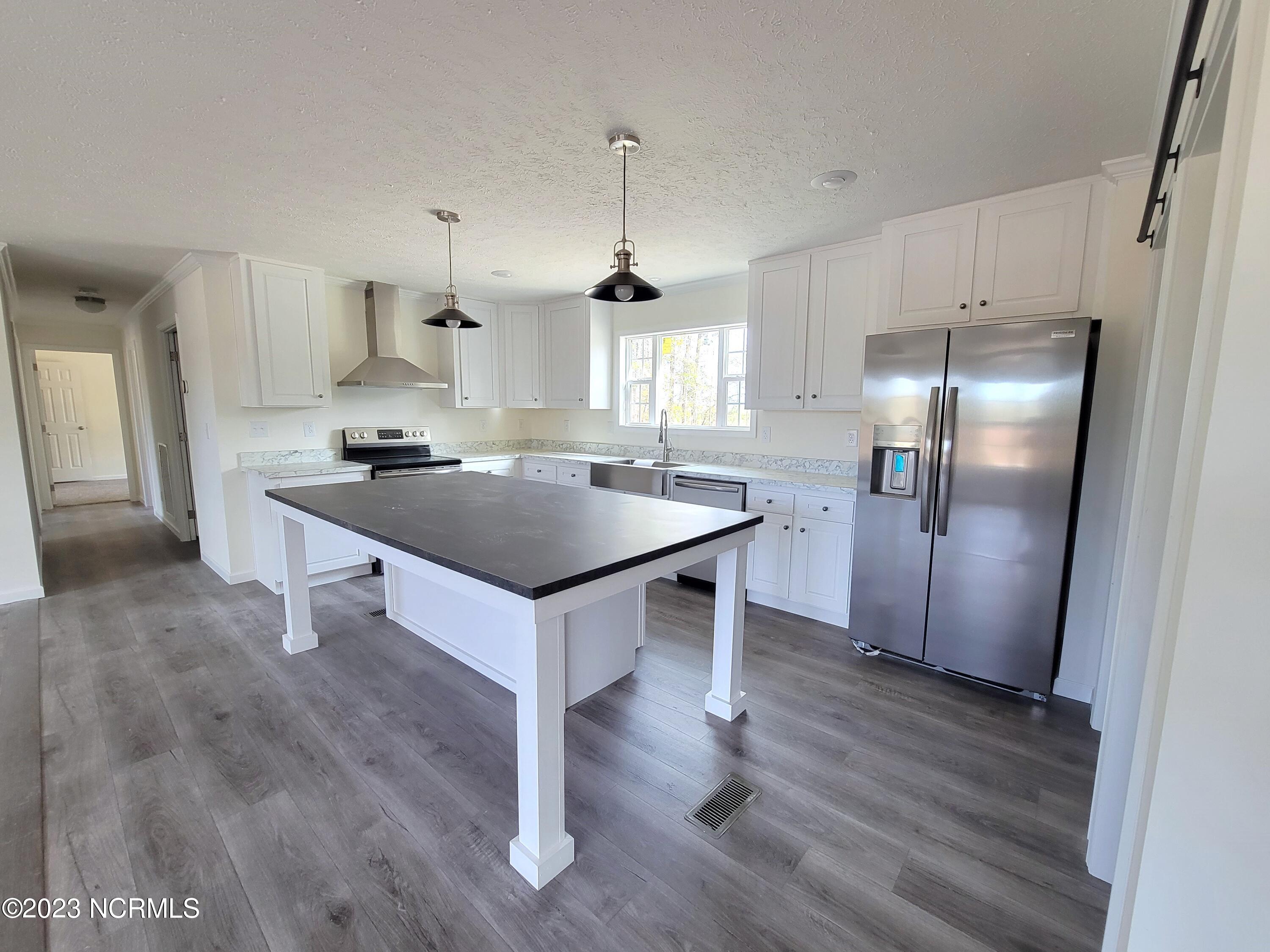 2270 Hines Farm Road Jacksonville, NC 28540 - Photo 5 of 22 Kitchen 1