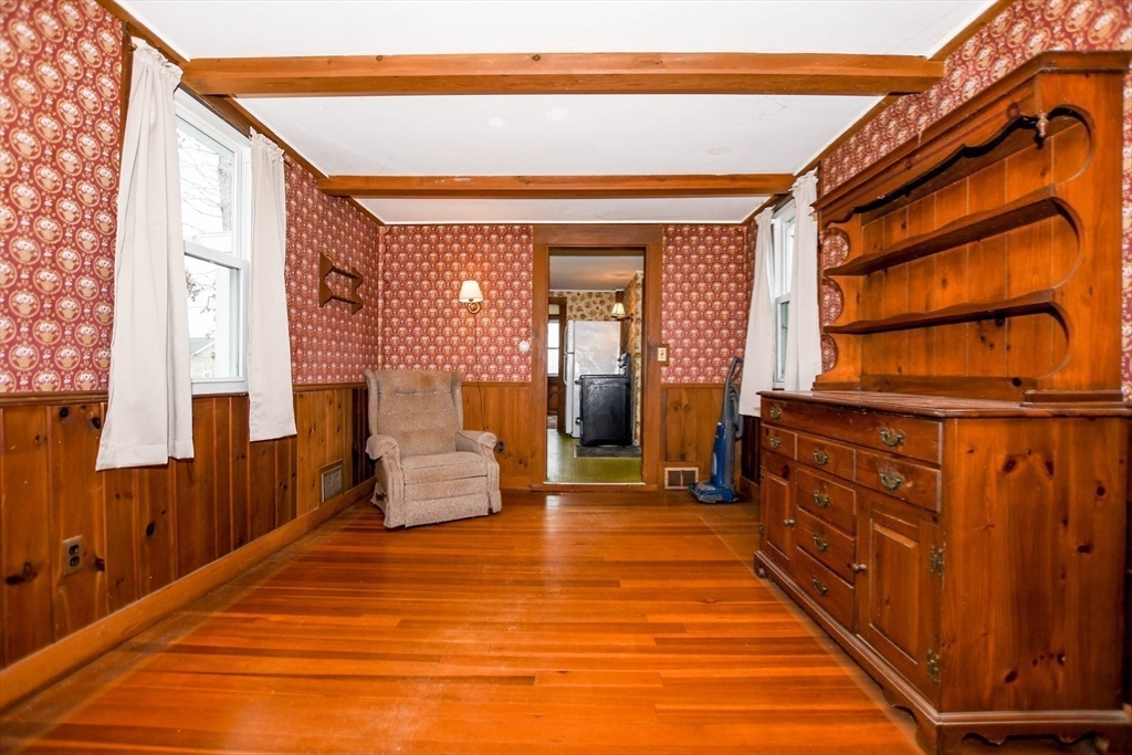 10 Converse Road Marion, MA 02738 - Photo 17 of 33 a view of an entryway of the house
