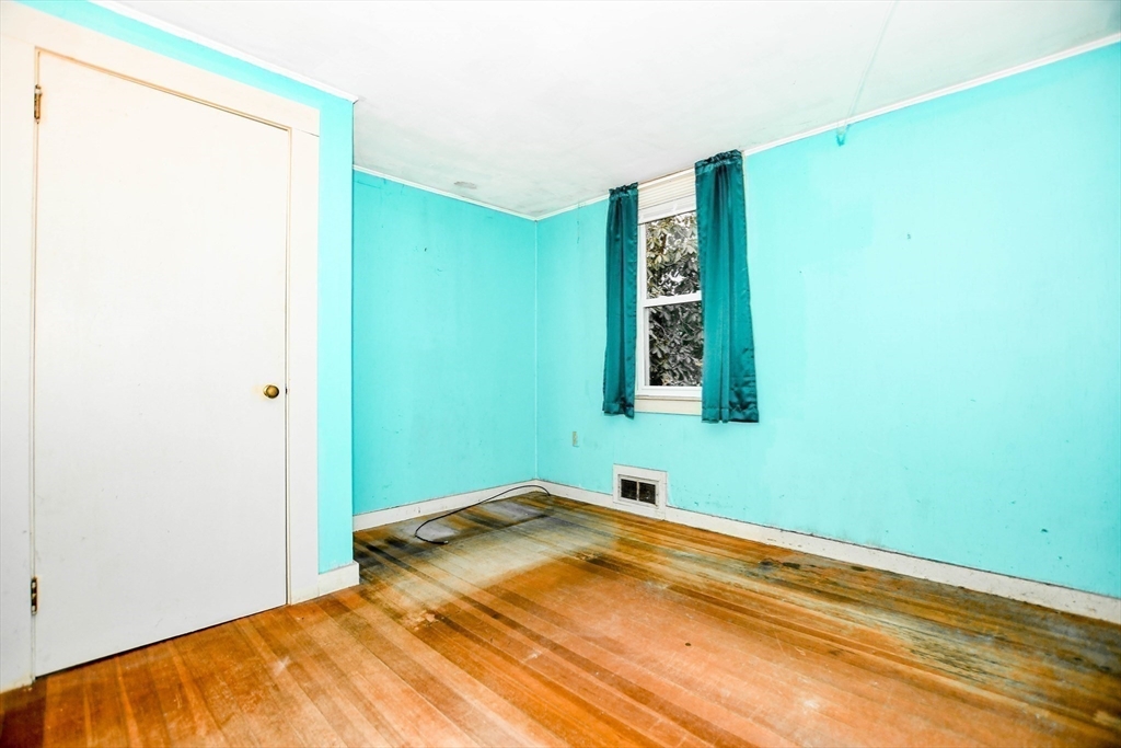 10 Converse Road Marion, MA 02738 - Photo 25 of 33 a view of a room with window