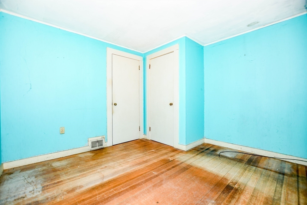 10 Converse Road Marion, MA 02738 - Photo 26 of 33 a view of a big room with wooden floor