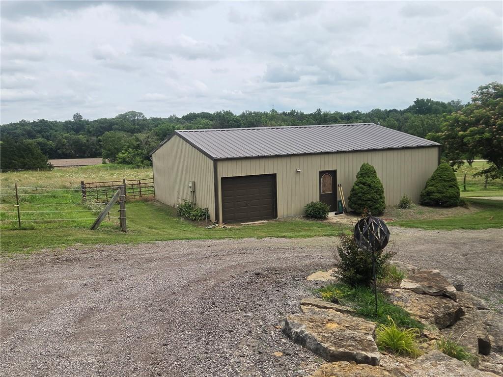 24858 Columbia Road Paola, KS 66071 - Photo 4 of 9
