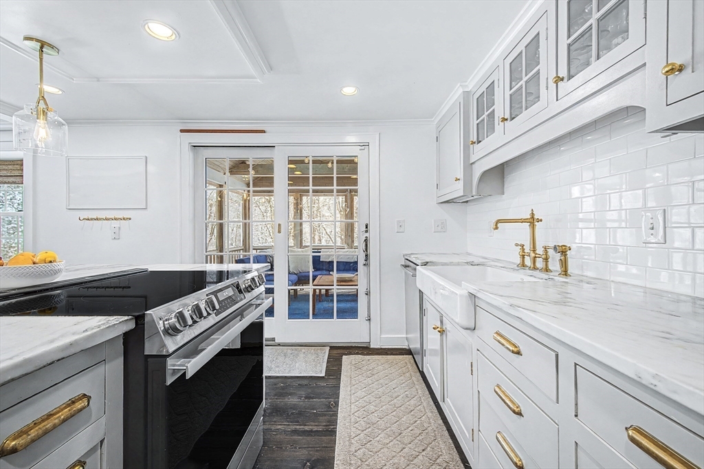 377 Willis Road Sudbury, MA 01776 - Photo 8 of 41 Gallery Image 8