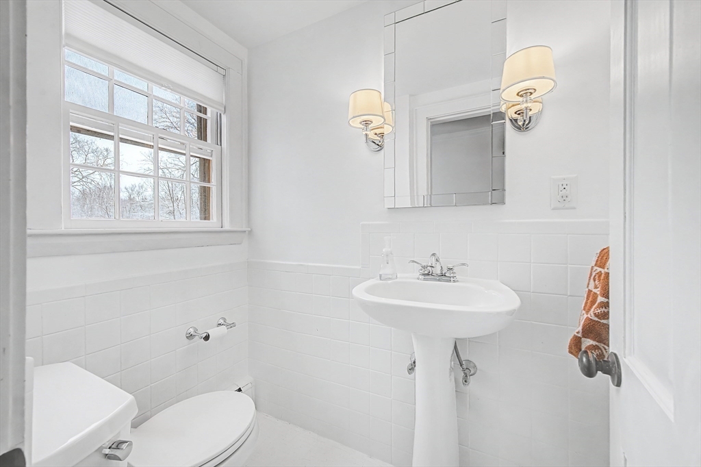377 Willis Road Sudbury, MA 01776 - Photo 10 of 41 Gallery Image 10