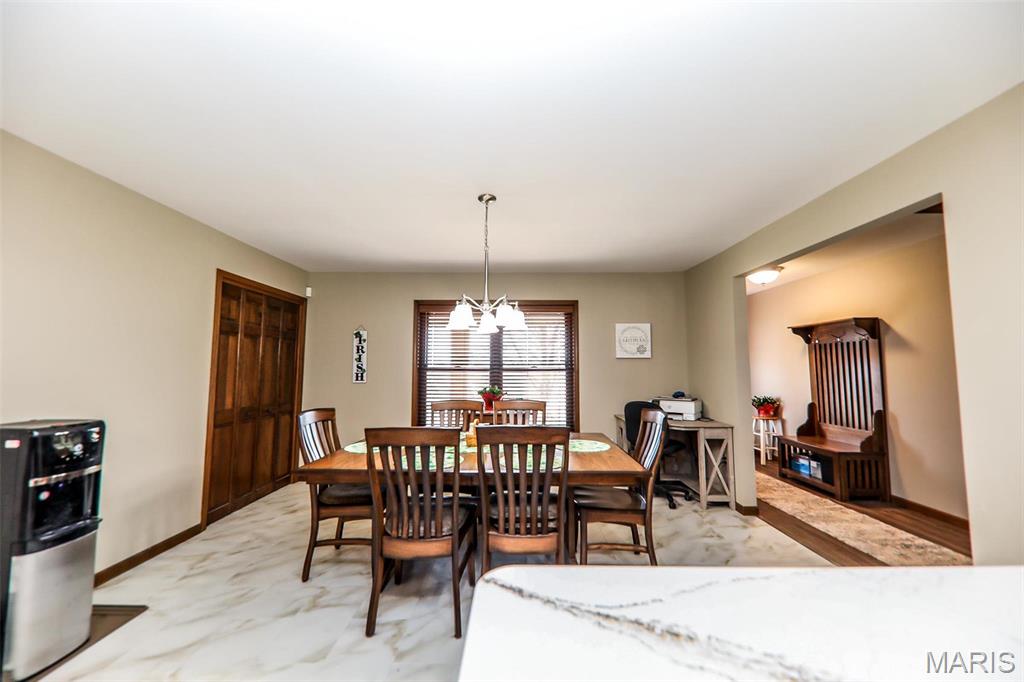 7679 West Mick Road Edwardsville, IL 62025 - Photo 5 of 41