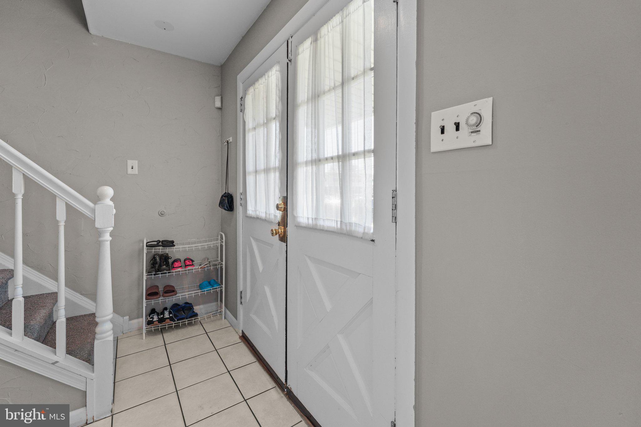 3027 Byberry Road Philadelphia, PA 19154 - Photo 5 of 32 Foyer