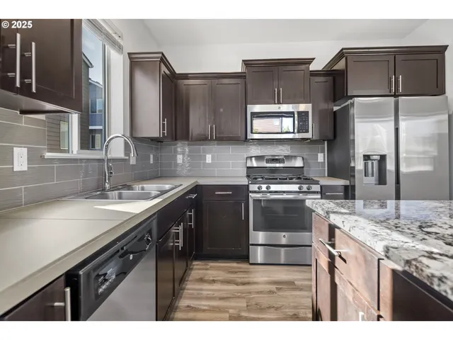 $475,000 | 14090 Southwest Burlwood Lane, Beaverton, OR 97005