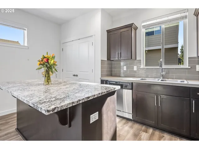 $475,000 | 14090 Southwest Burlwood Lane, Beaverton, OR 97005