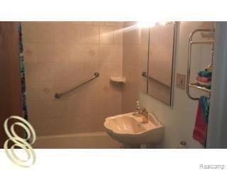 5050 West Harvard Road Clarkston, MI 48348 - Photo 7 of 16 7.jpg
