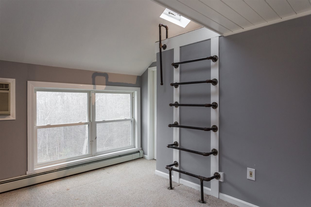247 Dearborn Road Auburn, NH 03032 - Photo 14 of 27