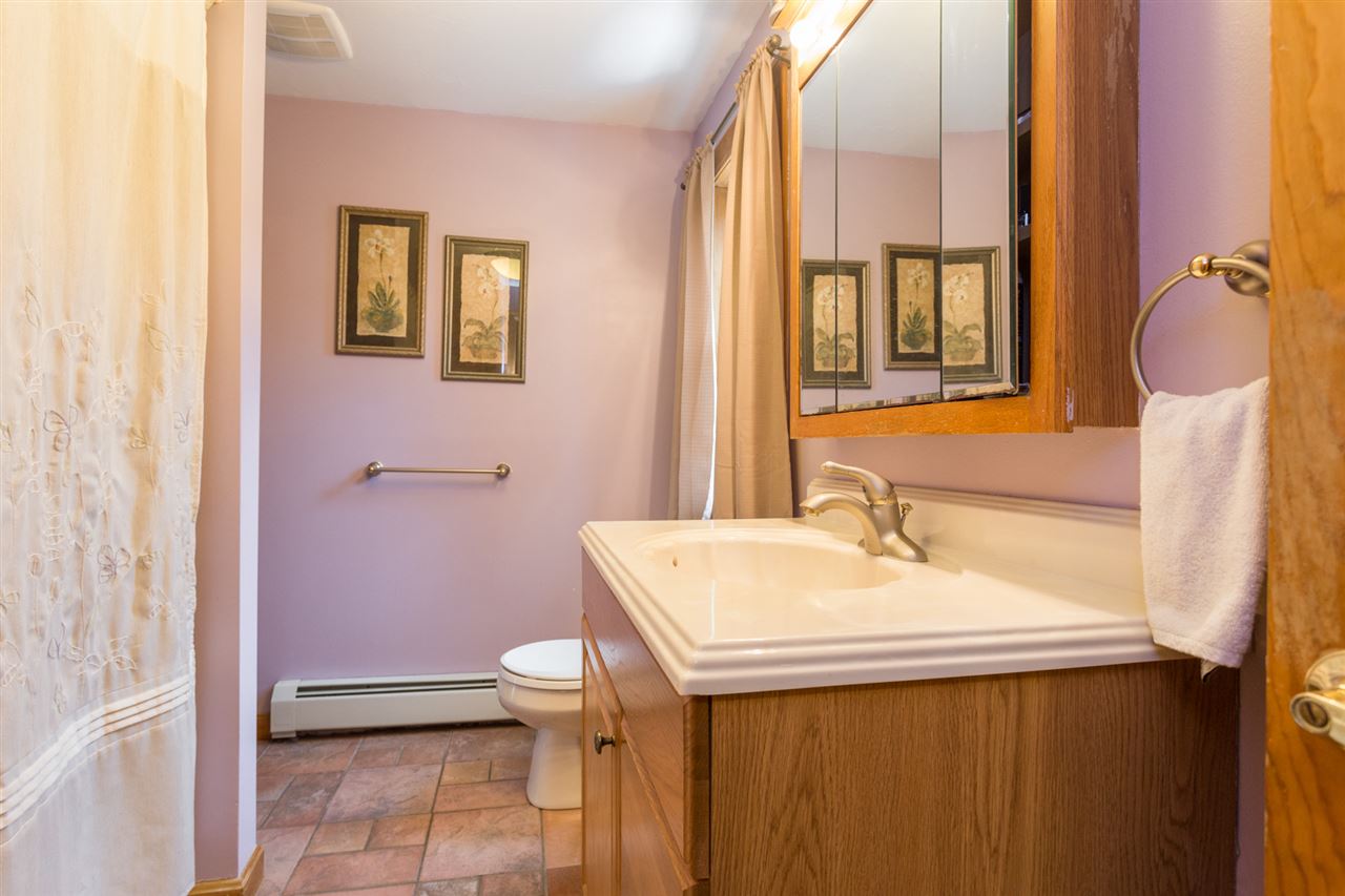 247 Dearborn Road Auburn, NH 03032 - Photo 10 of 27