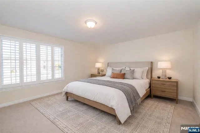 $1,750,000 | 6 Merrimack Court, Paramus, NJ 07652