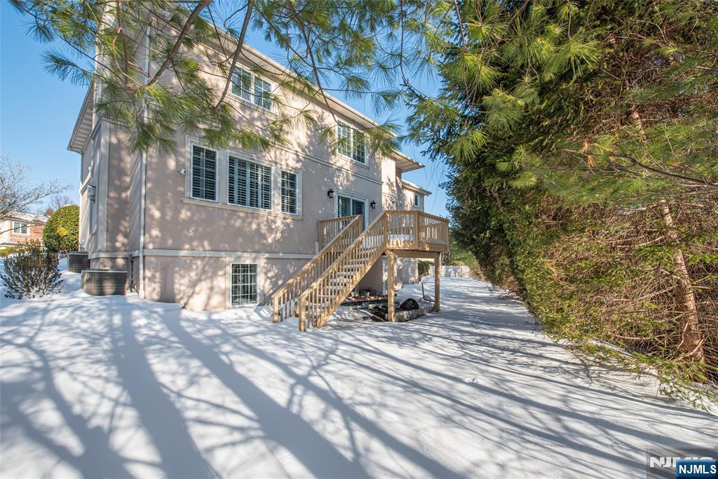 6 Merrimack Court Paramus, NJ 07652 - Photo 20 of 24