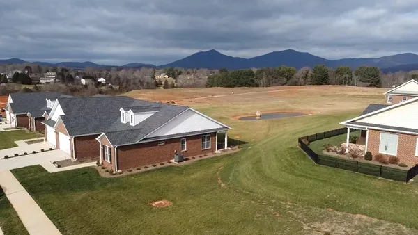 $399,900 | 174 Villa Oak Circle, Bedford, VA 24523