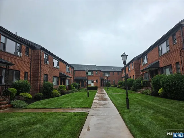 $319,900 | 2175 North Central Road, Unit A, Fort Lee, NJ 07024