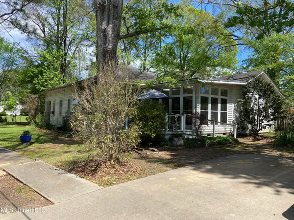 $69,999 | 702 East Jackson Road, Union, MS 39365