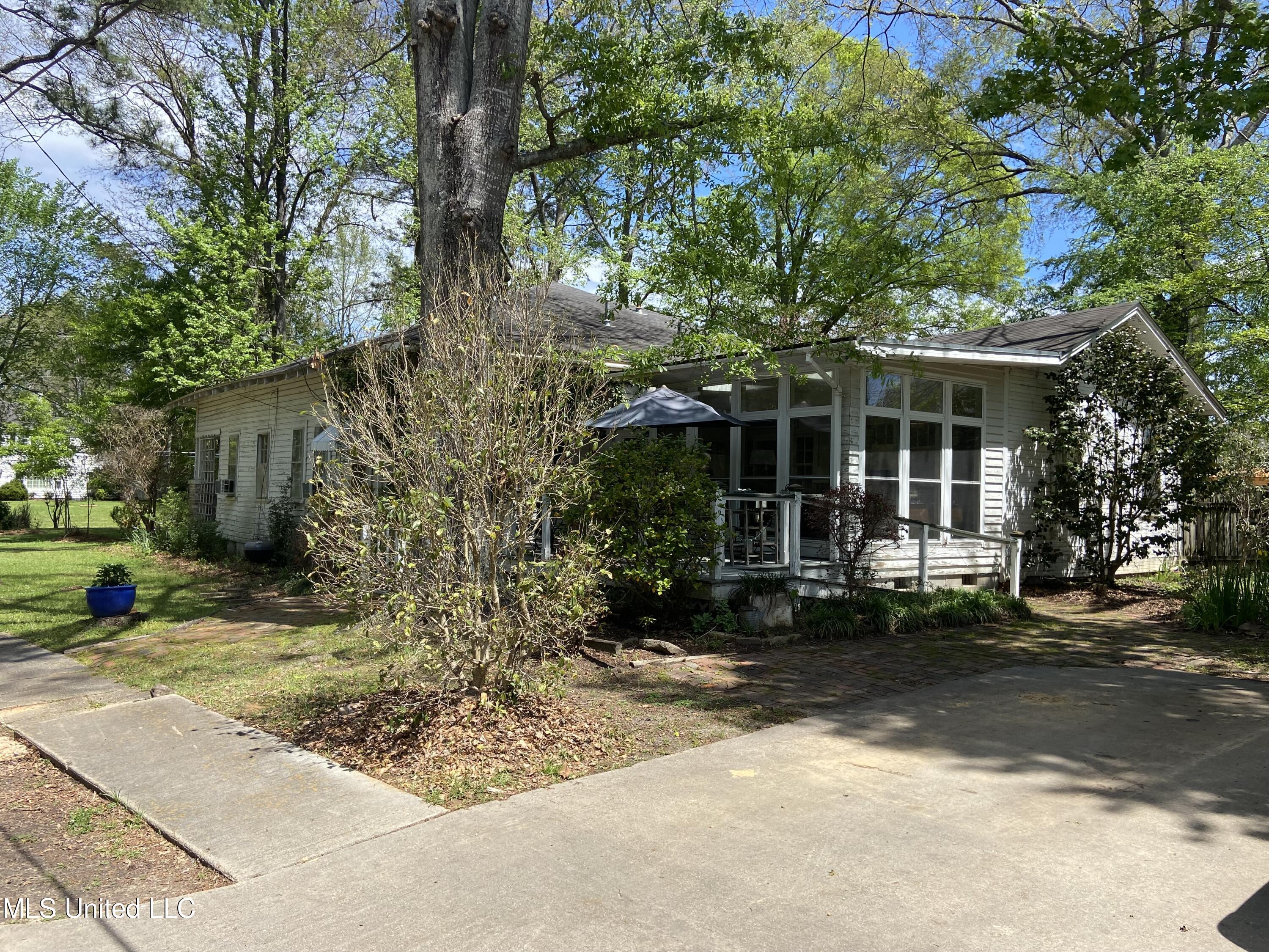 702 East Jackson Road Union, MS 39365 - Photo 4 of 12 IMG_6557