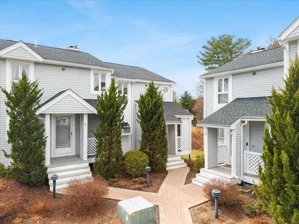 $385,000 | 21 Alcott Circle, Unit 21, Taunton, MA 02780