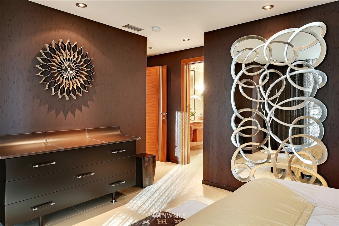 177 107th Avenue Northeast, Unit 1202 Bellevue, WA 98004 - Photo 14 of 25 a view of an entryway with a mirror