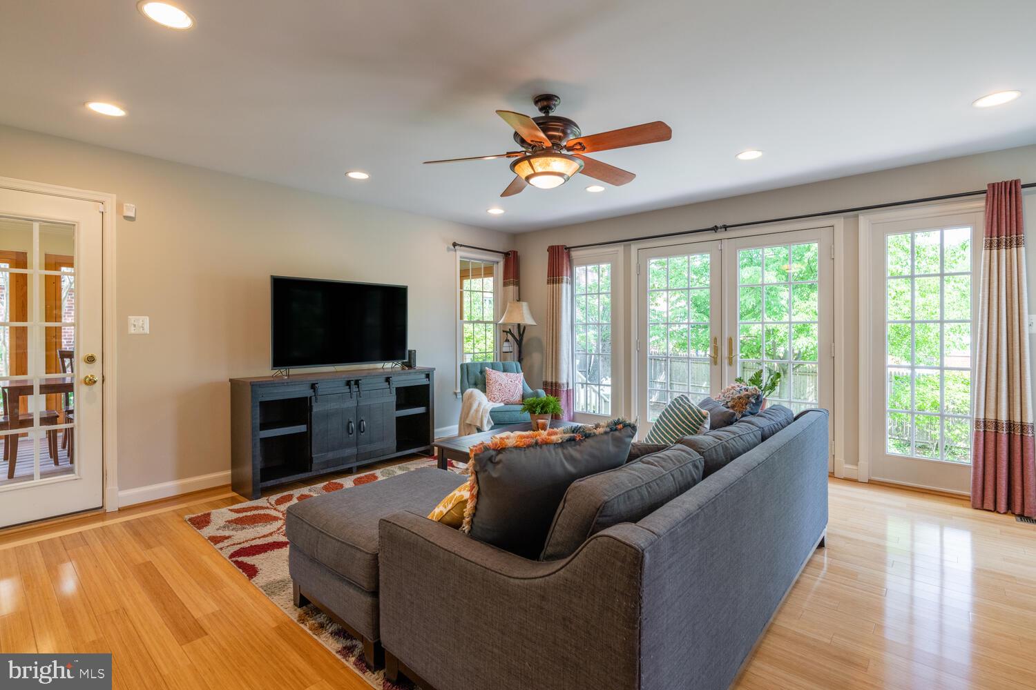 2907 Cameron Mills Road Alexandria, VA 22302 - Photo 27 of 52 Gallery Image 27