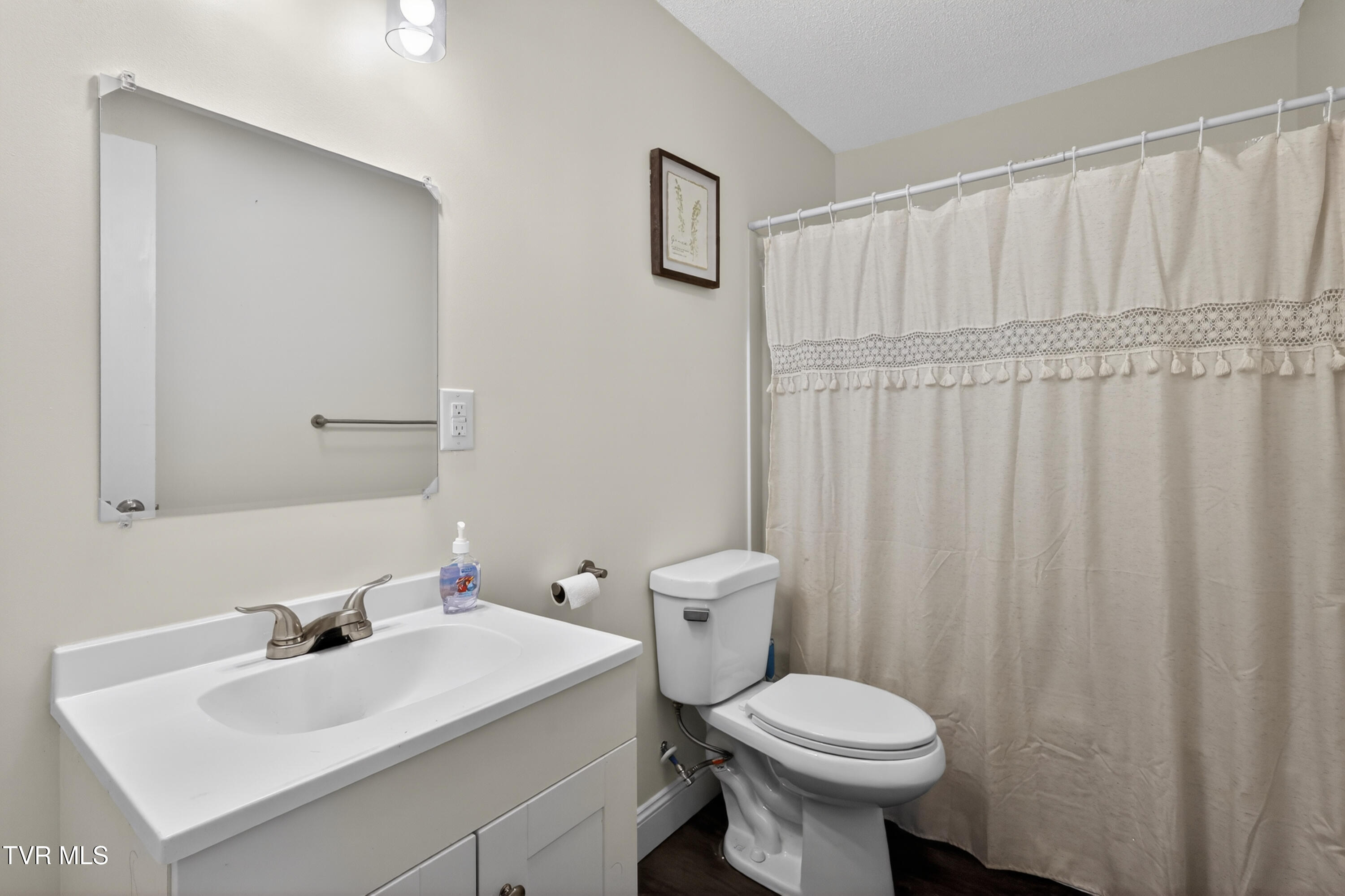 509 Rogan Street Kingsport, TN 37660 - Photo 16 of 26 509-Rogan-St-Kingsport-Windowstill 19