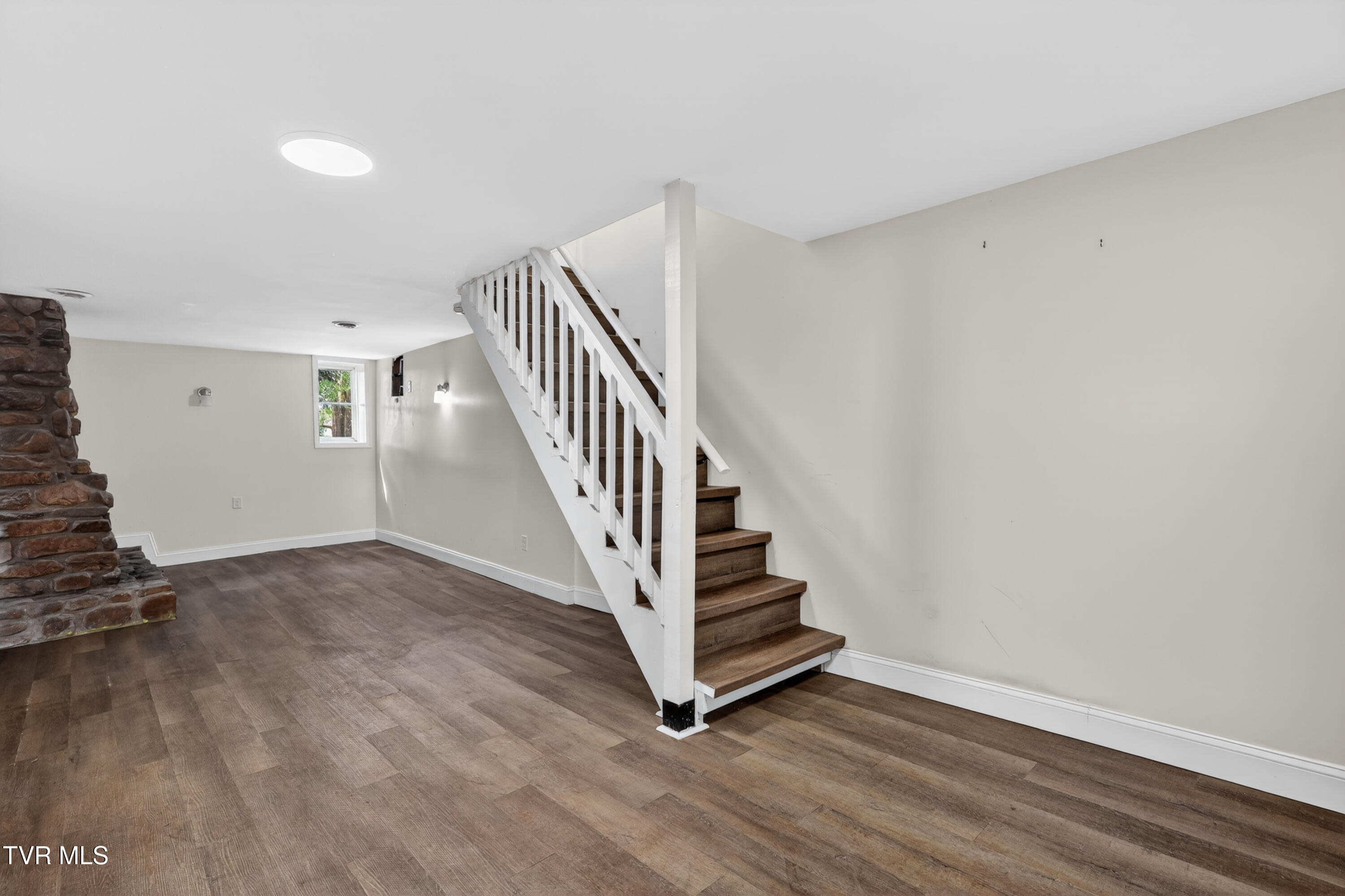 509 Rogan Street Kingsport, TN 37660 - Photo 17 of 26 509-Rogan-St-Kingsport-Windowstill 12