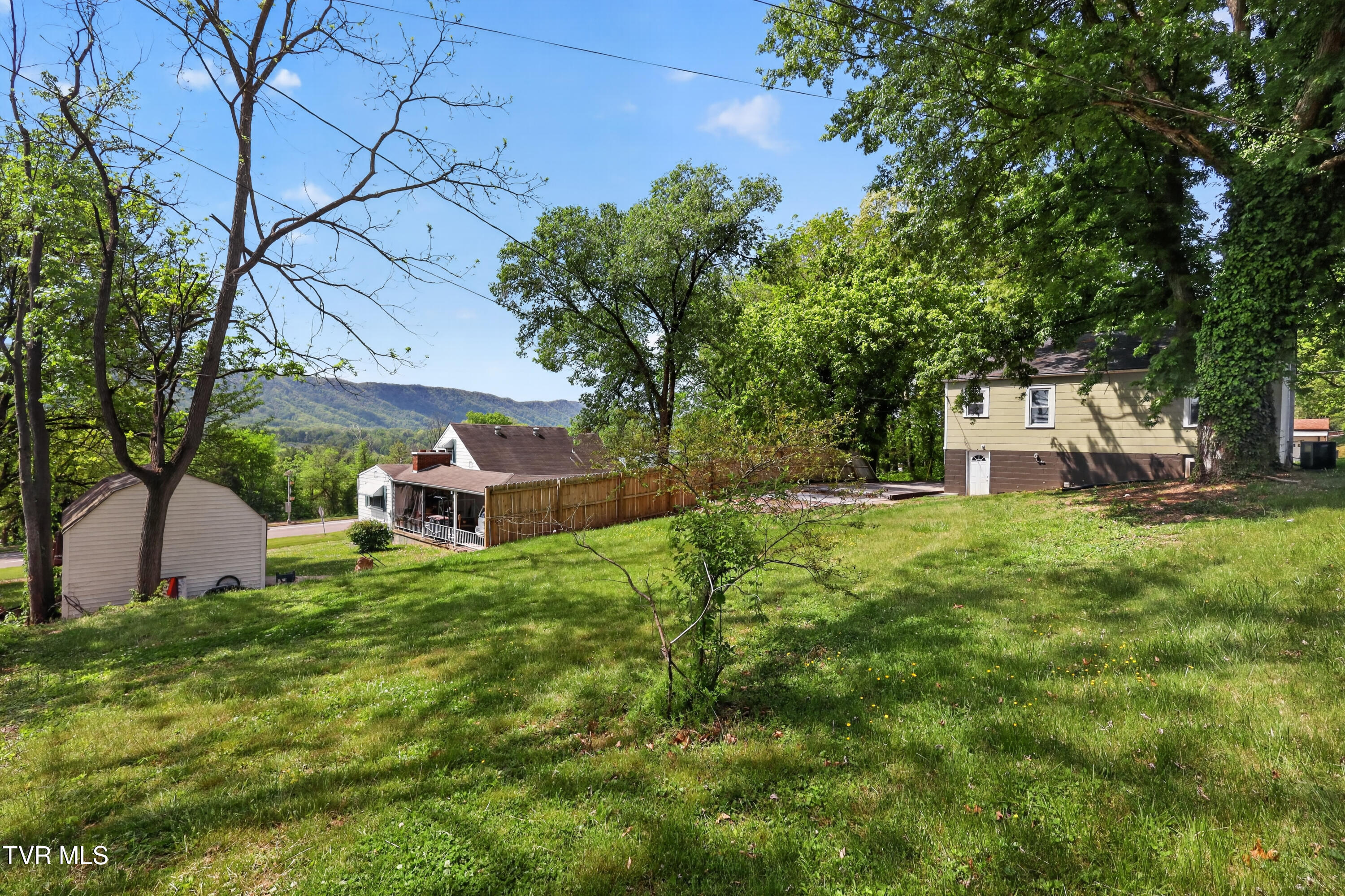 509 Rogan Street Kingsport, TN 37660 - Photo 23 of 26 509-Rogan-St-Kingsport-Windowstill 26