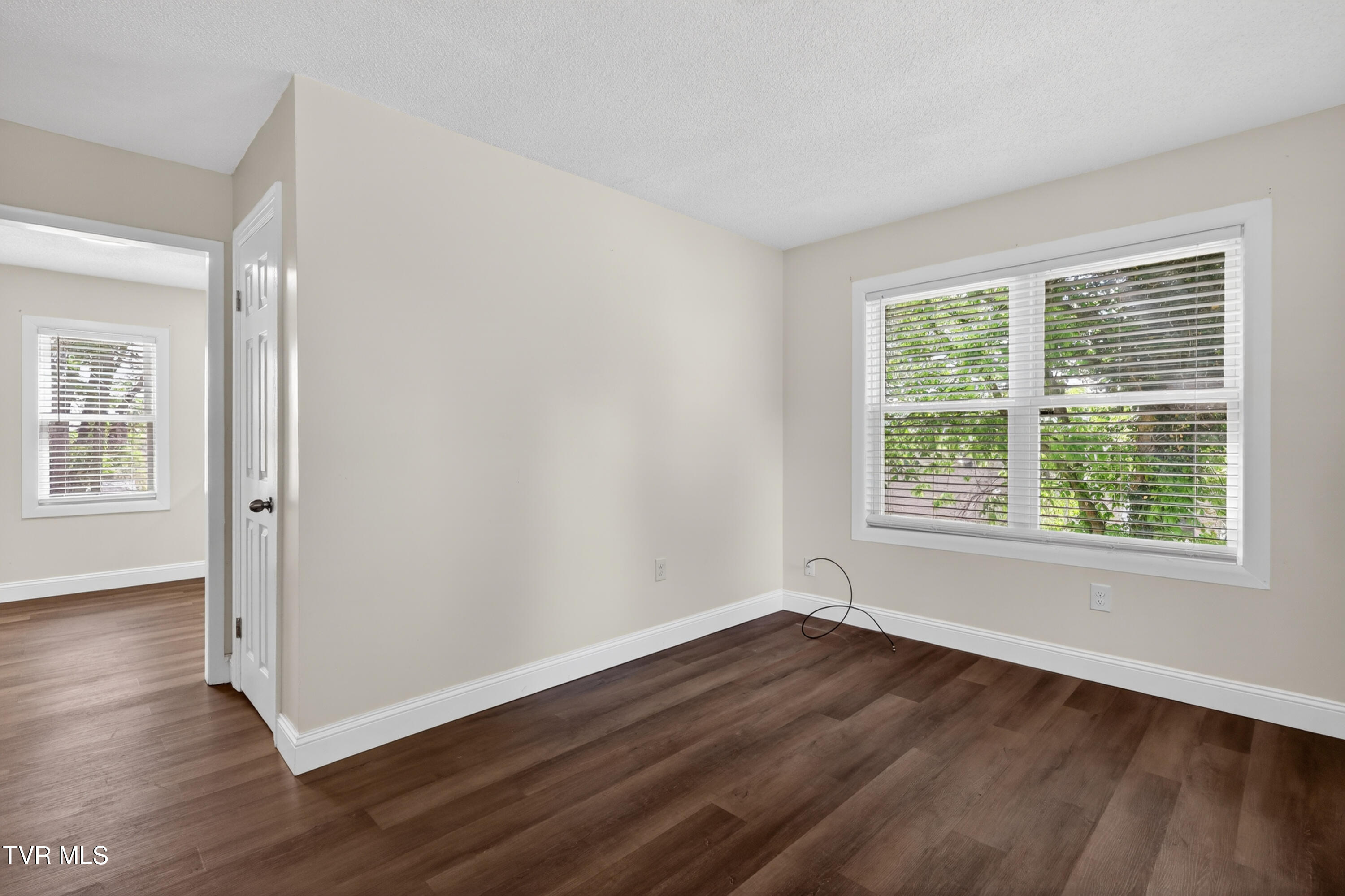 509 Rogan Street Kingsport, TN 37660 - Photo 4 of 26 509-Rogan-St-Kingsport-Windowstill 7