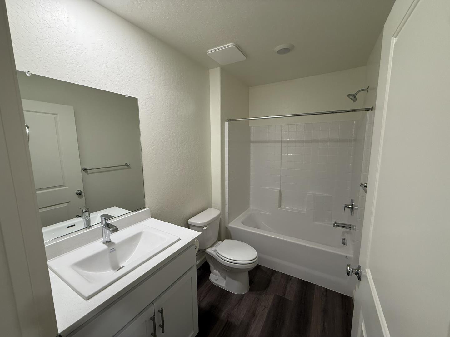 404 Rice Way Los Banos, CA 93635 - Photo 8 of 12 Gallery Image 8