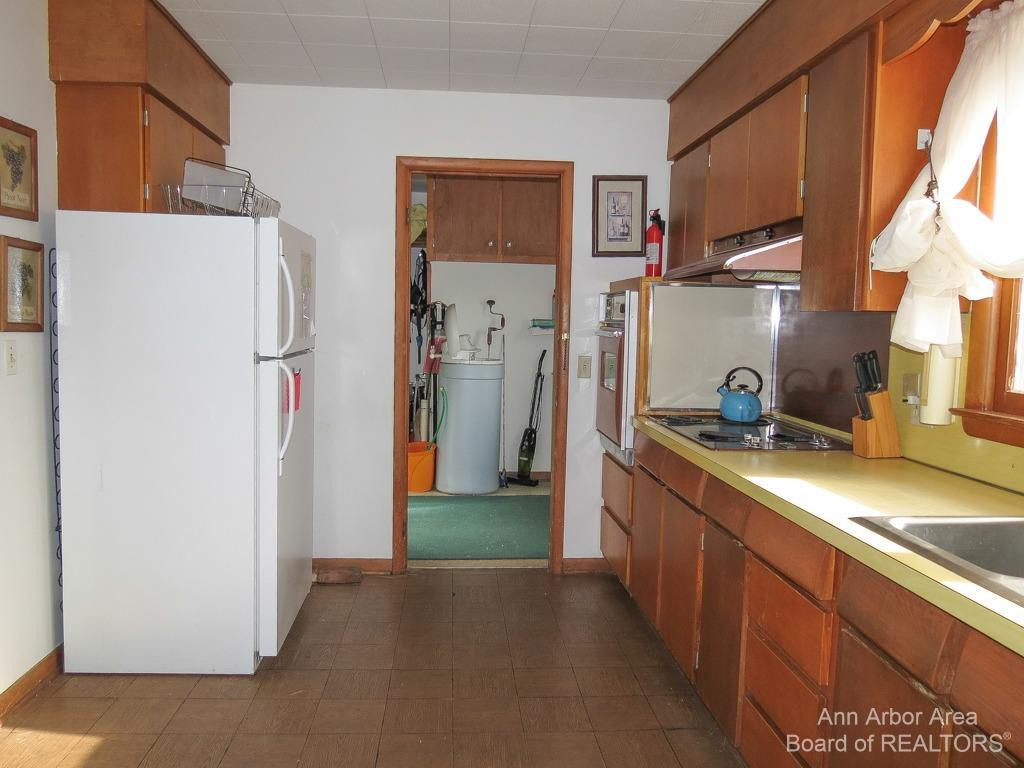 10160 Buhl Road Pinckney, MI 48169 - Photo 11 of 20 Photo 11