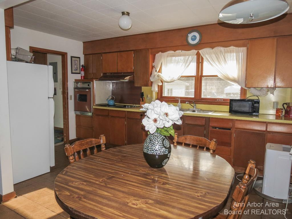 10160 Buhl Road Pinckney, MI 48169 - Photo 10 of 20 Photo 10