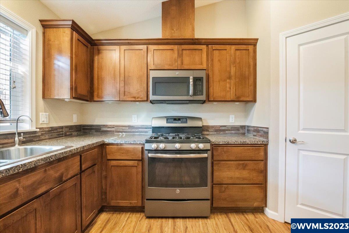 3506 Limestone Road Dallas, OR 97338 - Photo 7 of 39