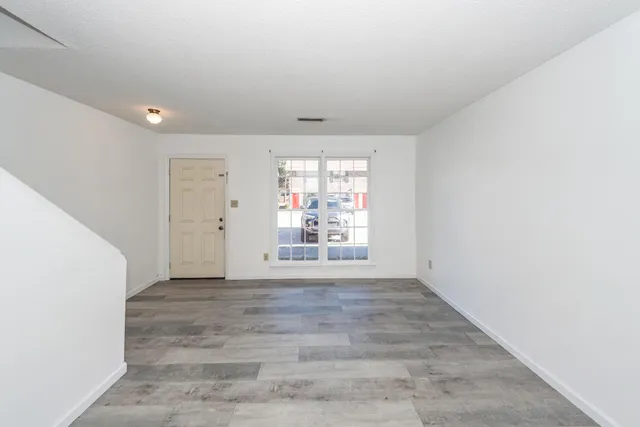 $1,550 | 114 Colonial Court, Summerville, SC 29483