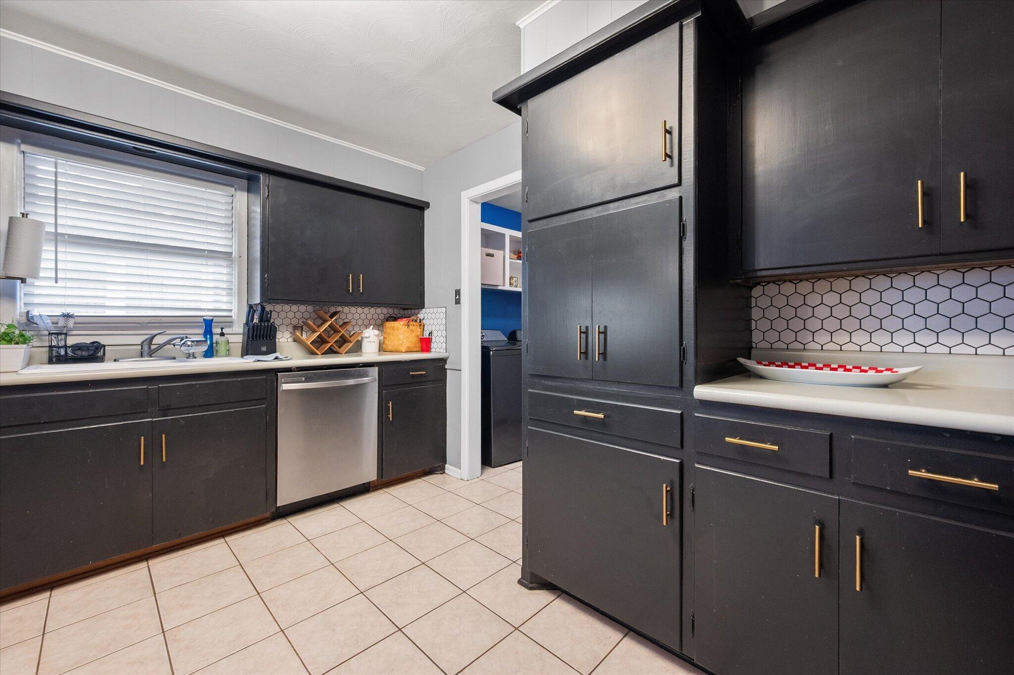 2313 52nd Street Lubbock, TX 79412 - Photo 17 of 37 24-2312 52nd St1152