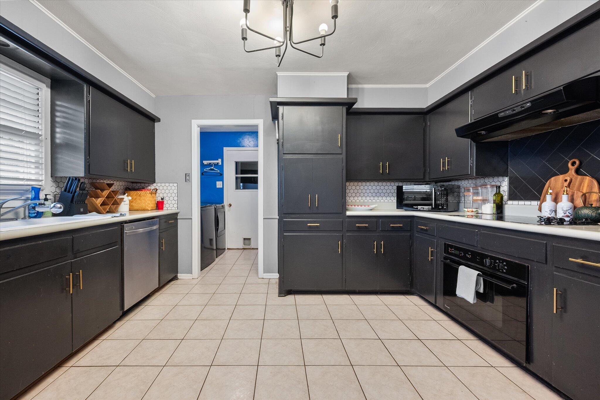 2313 52nd Street Lubbock, TX 79412 - Photo 18 of 37 25-2312 52nd St1162